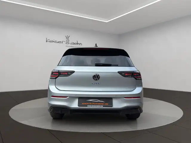 Volkswagen Golf view 6