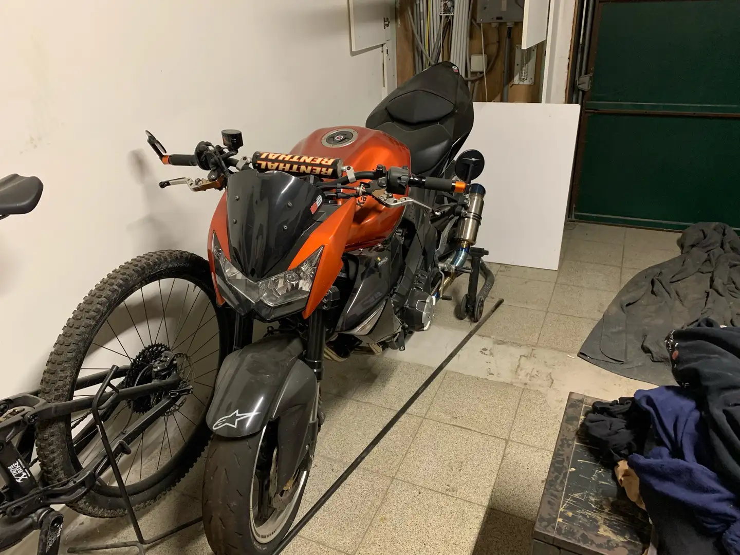Kawasaki Z 1000 Oranžová - 1
