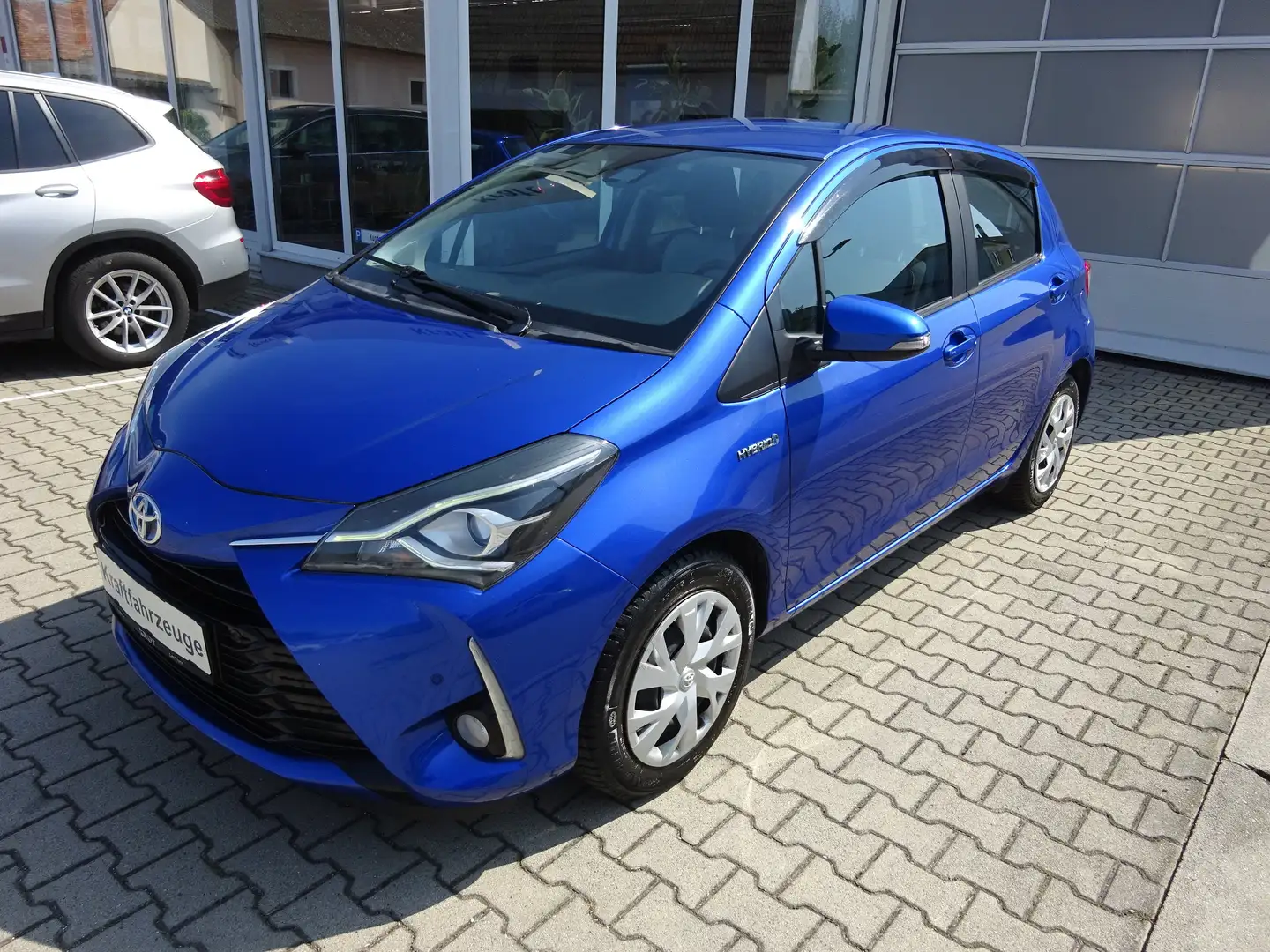 Toyota Yaris Yaris 1,5 VVT-i Hybrid Active NAVI Blu/Azzurro - 1