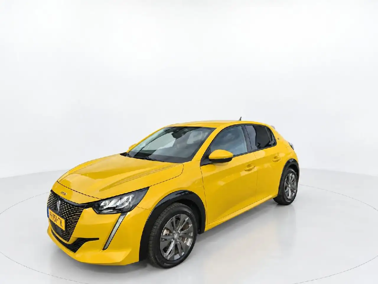 Peugeot e-208