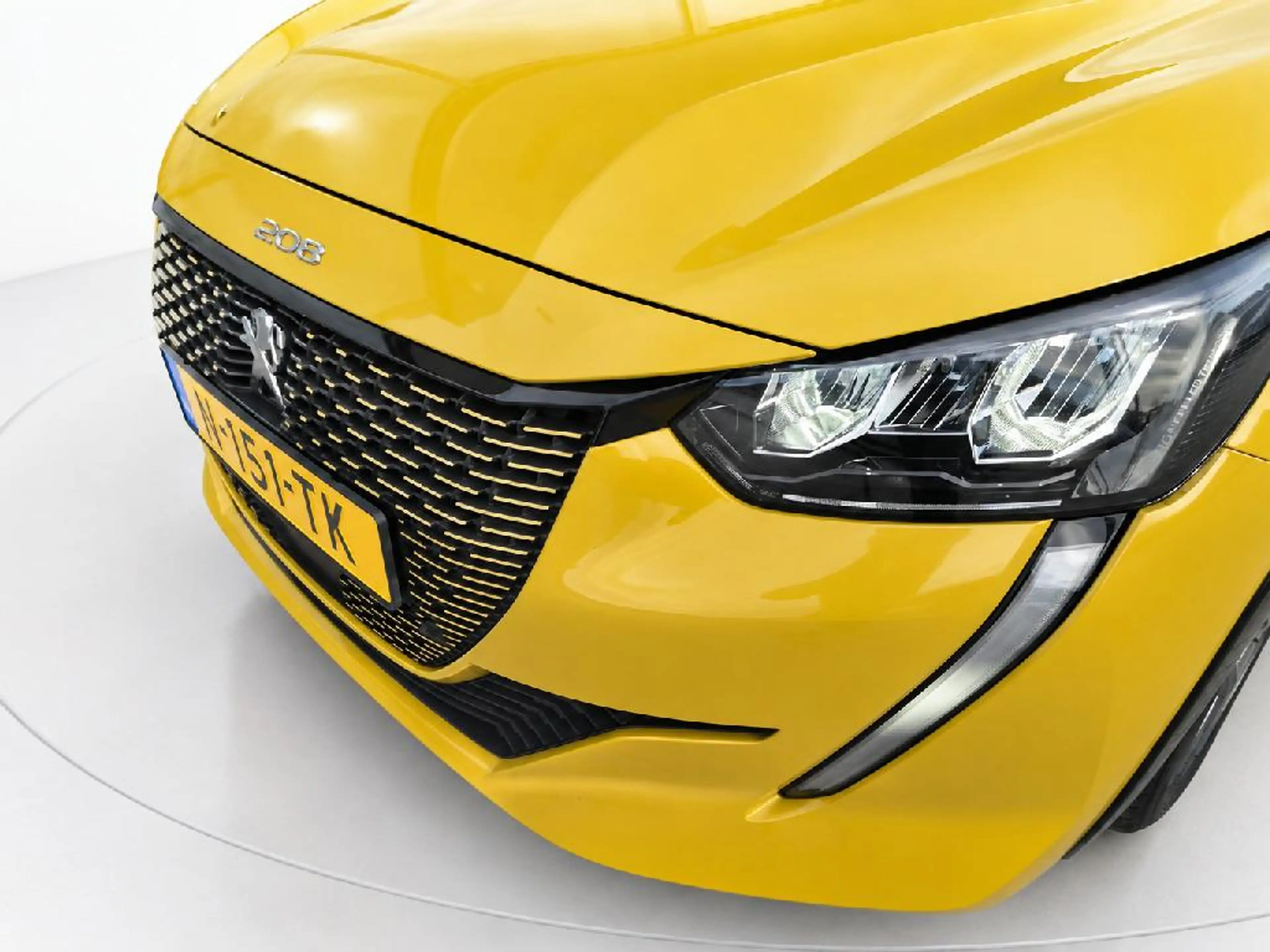 Peugeot e-208 EV Allure Pack 50 kWh SOH 91% — photo 8