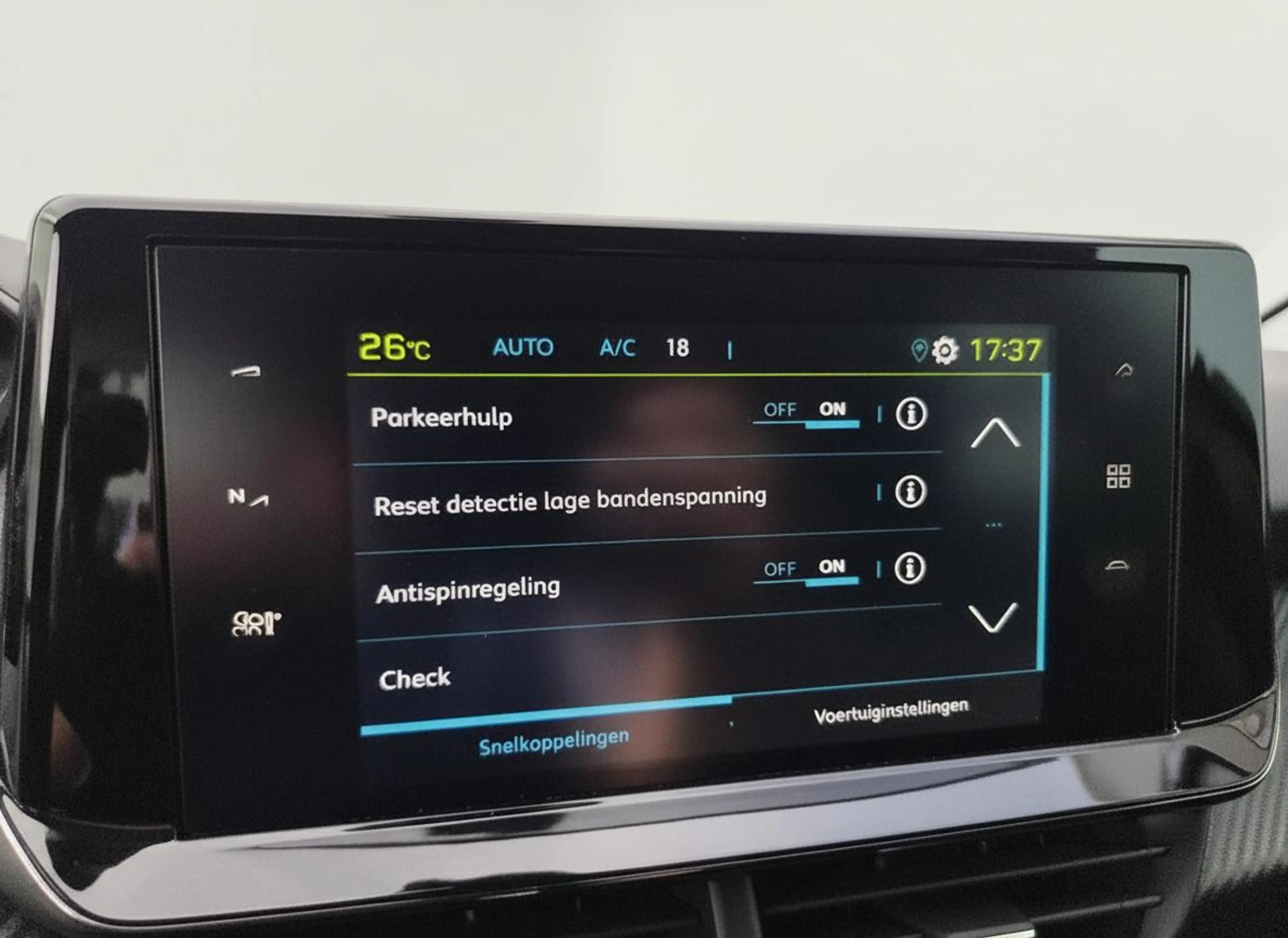 Peugeot e-208 EV Allure Pack 50 kWh SOH 91% — photo 24