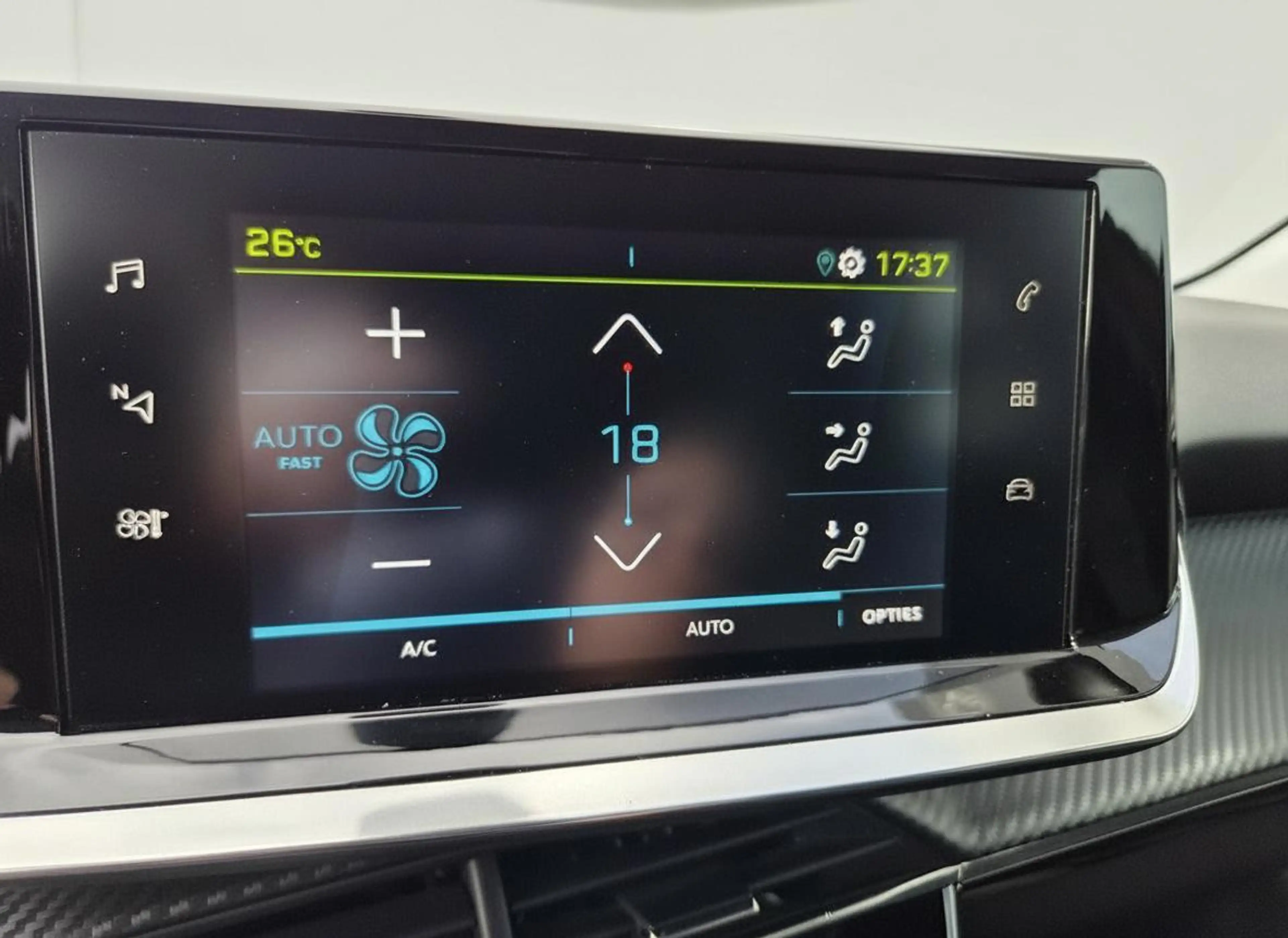 Peugeot e-208 EV Allure Pack 50 kWh SOH 91% — photo 22