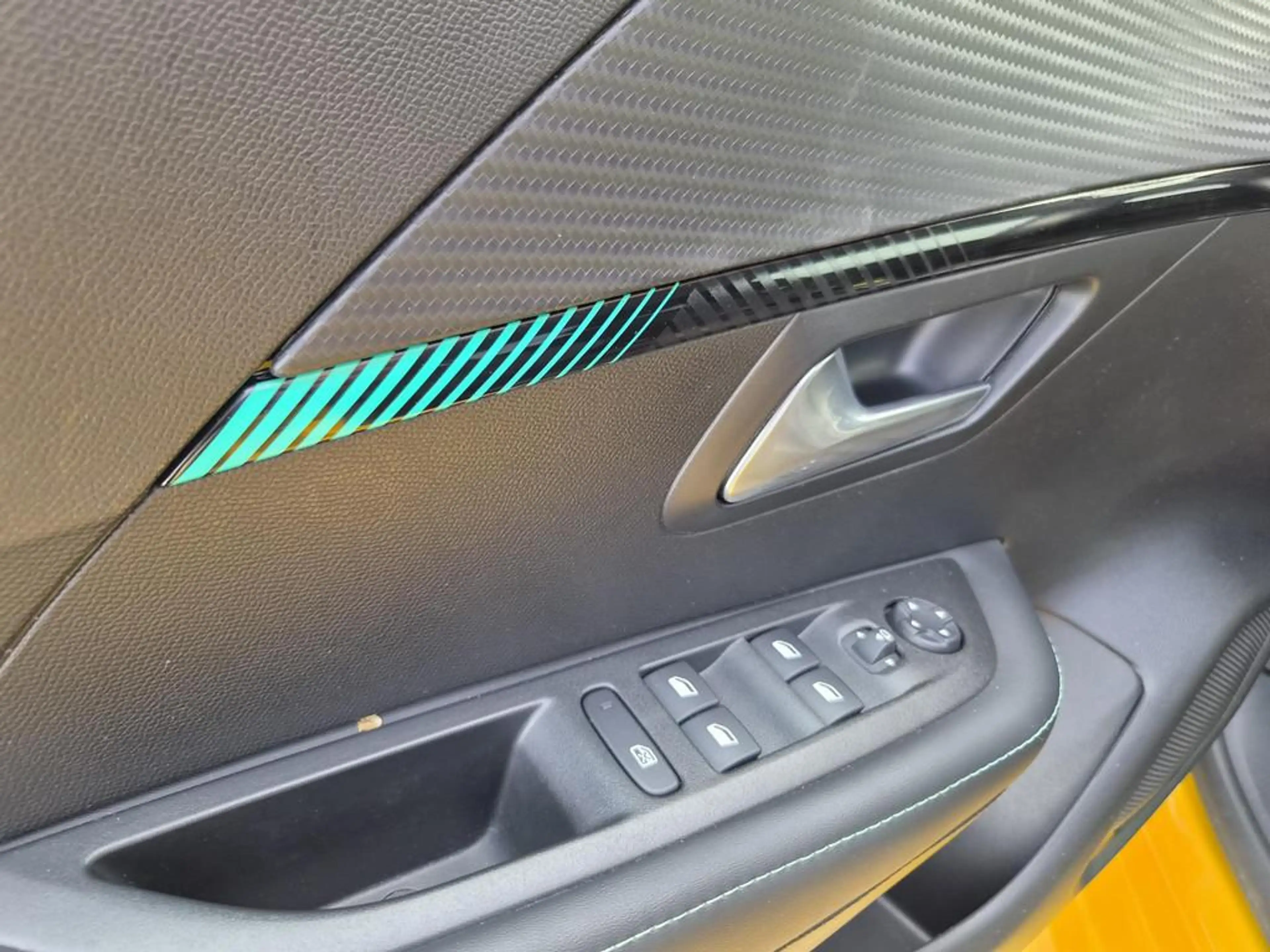 Peugeot e-208 EV Allure Pack 50 kWh SOH 91% — photo 10
