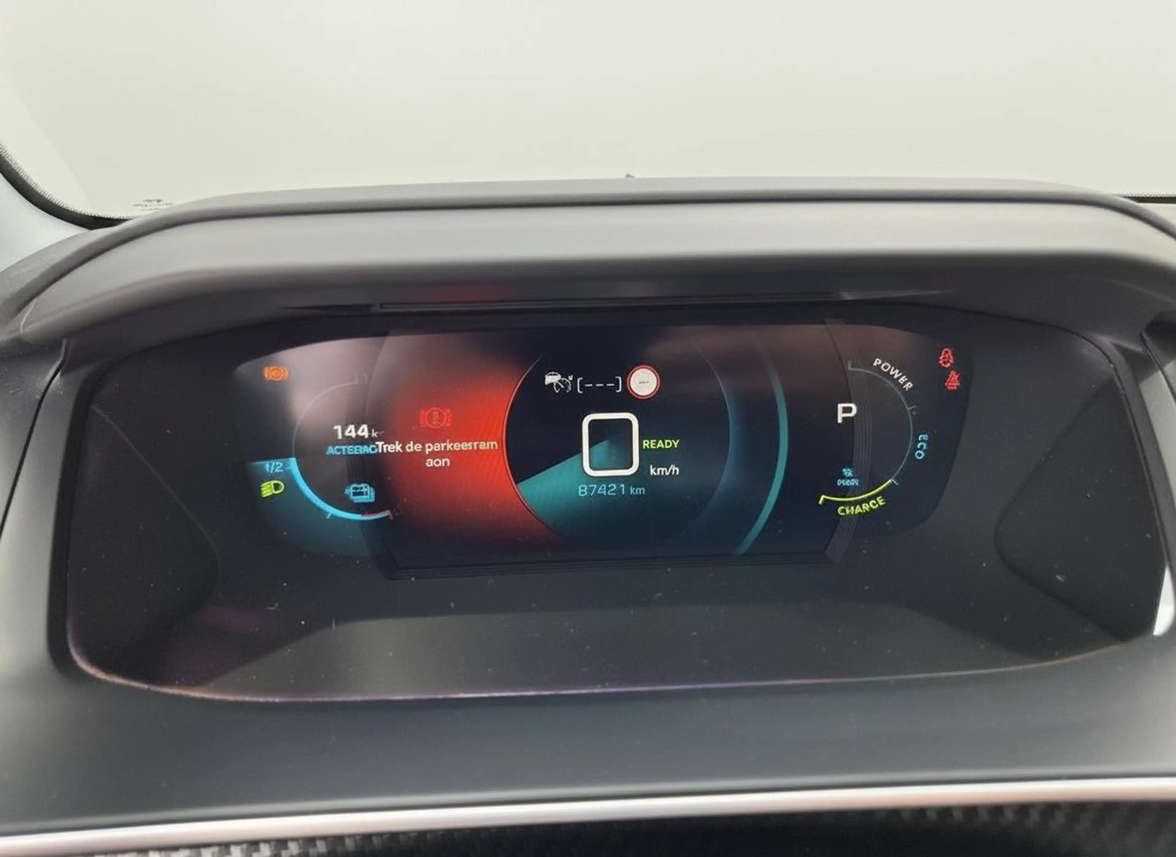 Peugeot e-208 EV Allure Pack 50 kWh SOH 91% — photo 27