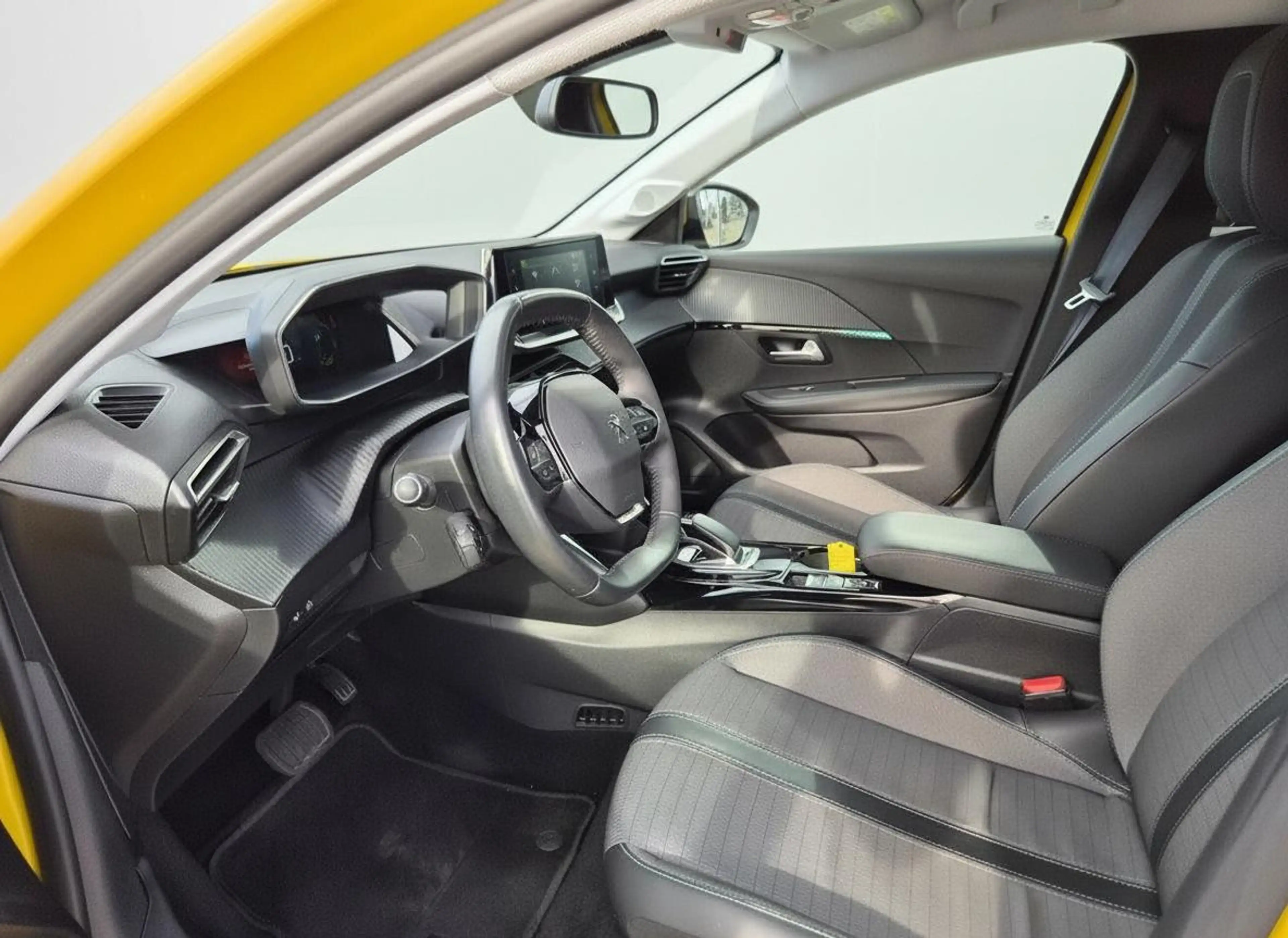 Peugeot e-208 EV Allure Pack 50 kWh SOH 91% — photo 26