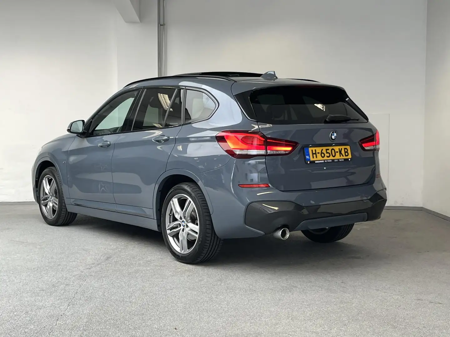 BMW X1 sDrive18i M Sport | 1e-EIG. | PANO | HEAD-UP | ORG Gris - 2