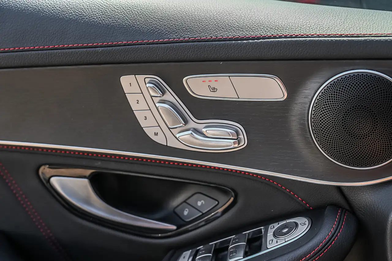 Mercedes-Benz GLC снимка Mercedes-Benz GLC