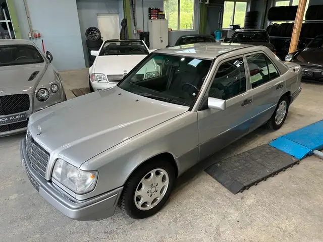 Mercedes-Benz E 220 org. 51.000km! Jahreswagen Zustand