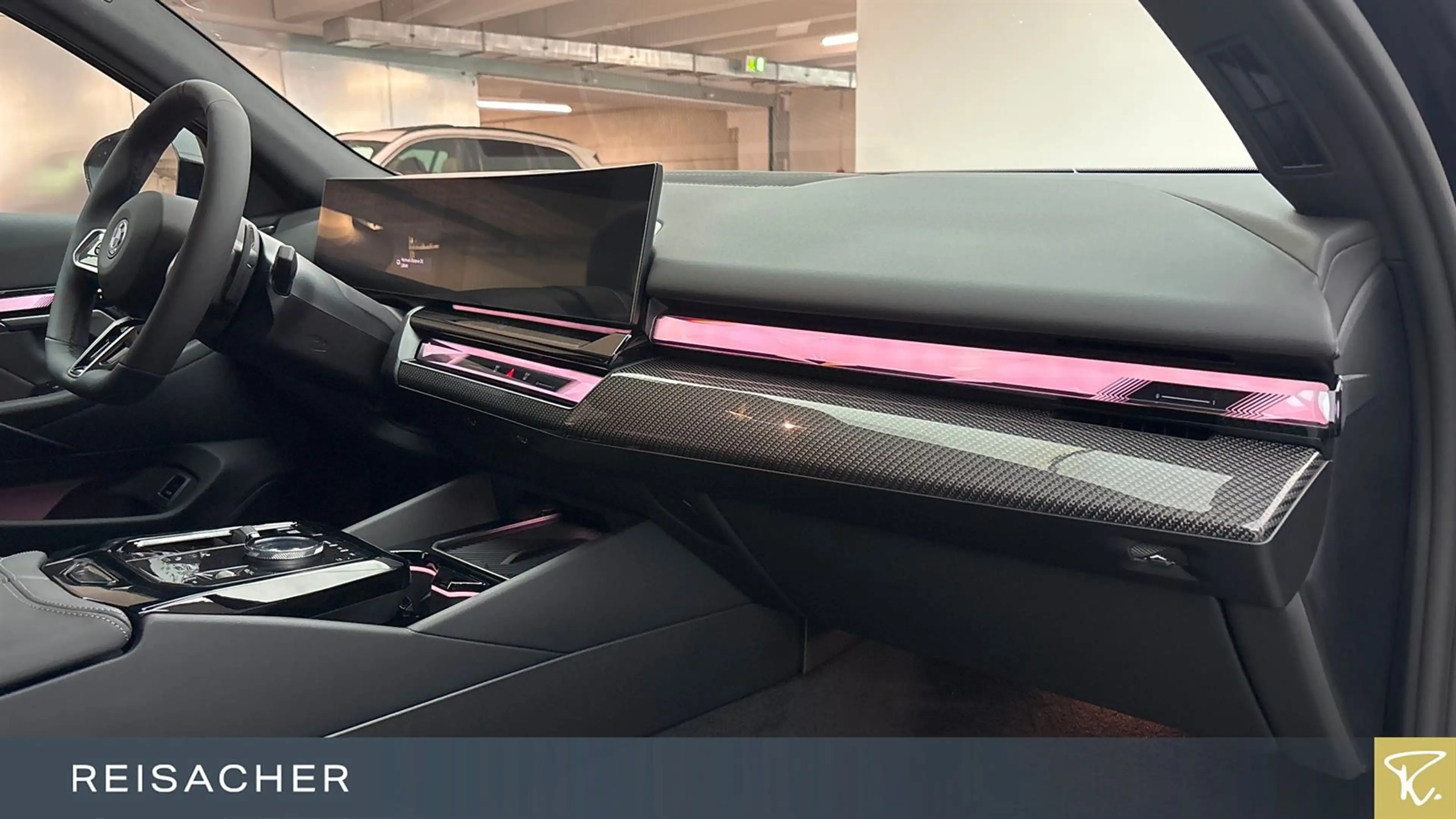 BMW 550 e xDrive Touring Sportpaket Laden AC DAB — photo 12