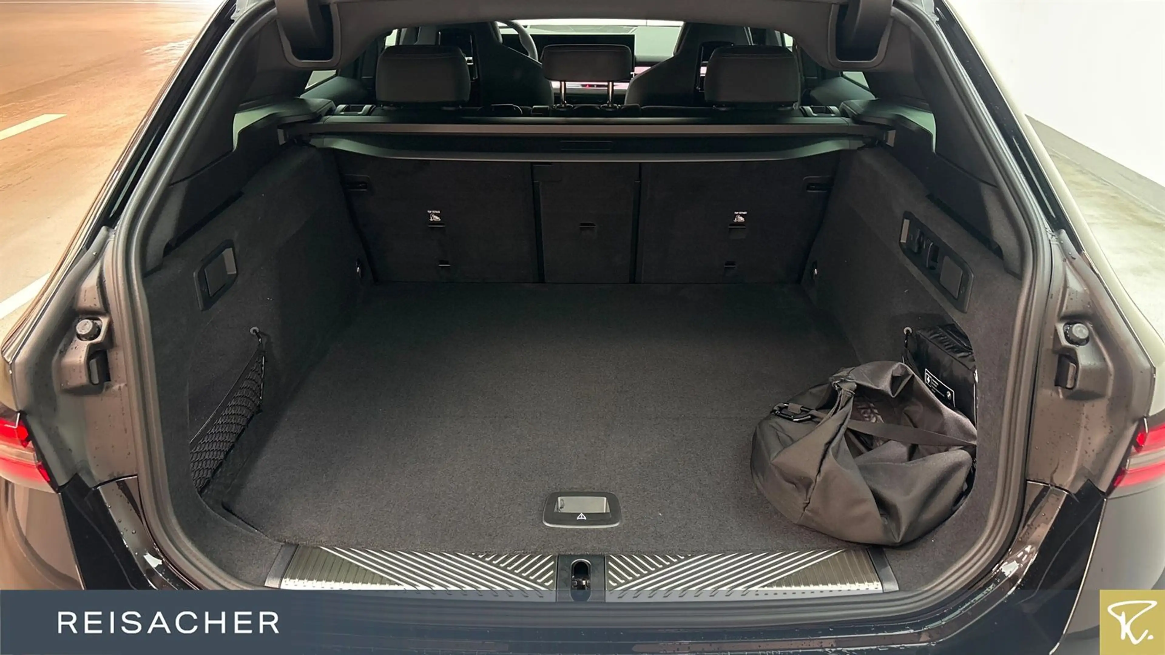 BMW 550 e xDrive Touring Sportpaket Laden AC DAB — photo 10