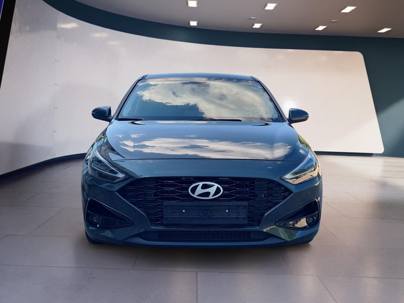Hyundai i30 Advantage vAHK Navi LED DAB Kamera Winter 74 kW... — photo 2