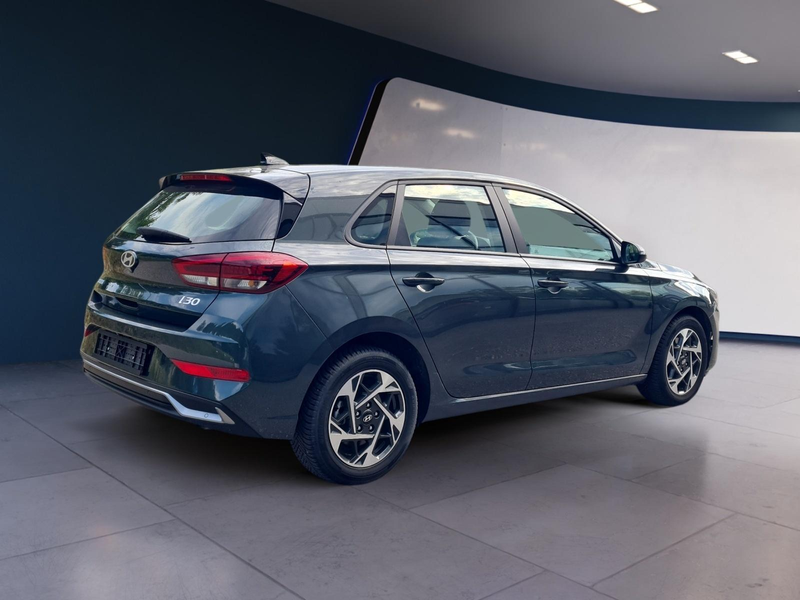 Hyundai i30 Advantage vAHK Navi LED DAB Kamera Winter 74 kW... — photo 6