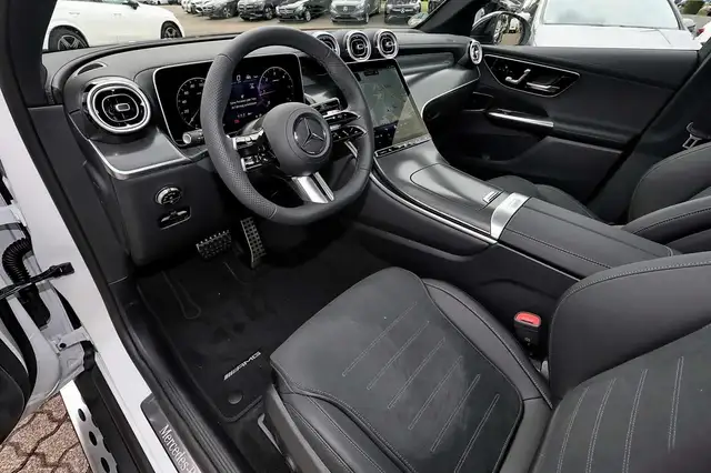 Mercedes-Benz GLC view 9