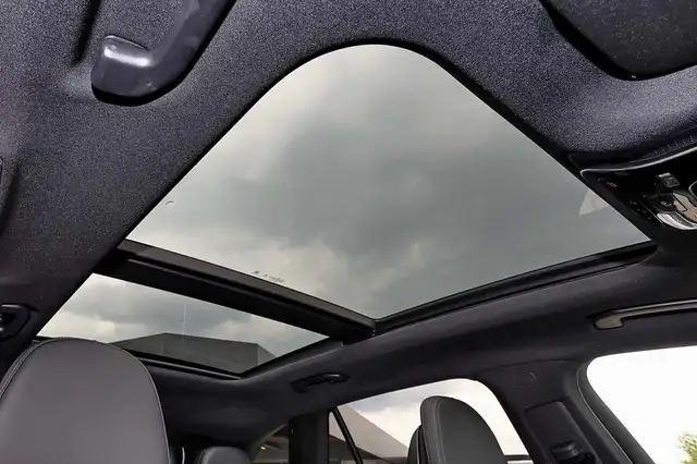 Mercedes-Benz GLC view 7