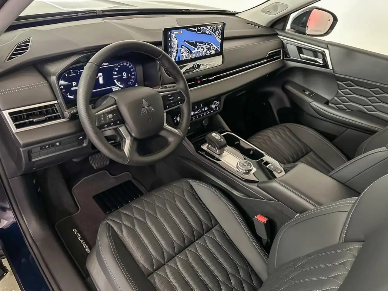 Mitsubishi Outlander photo Mitsubishi Outlander