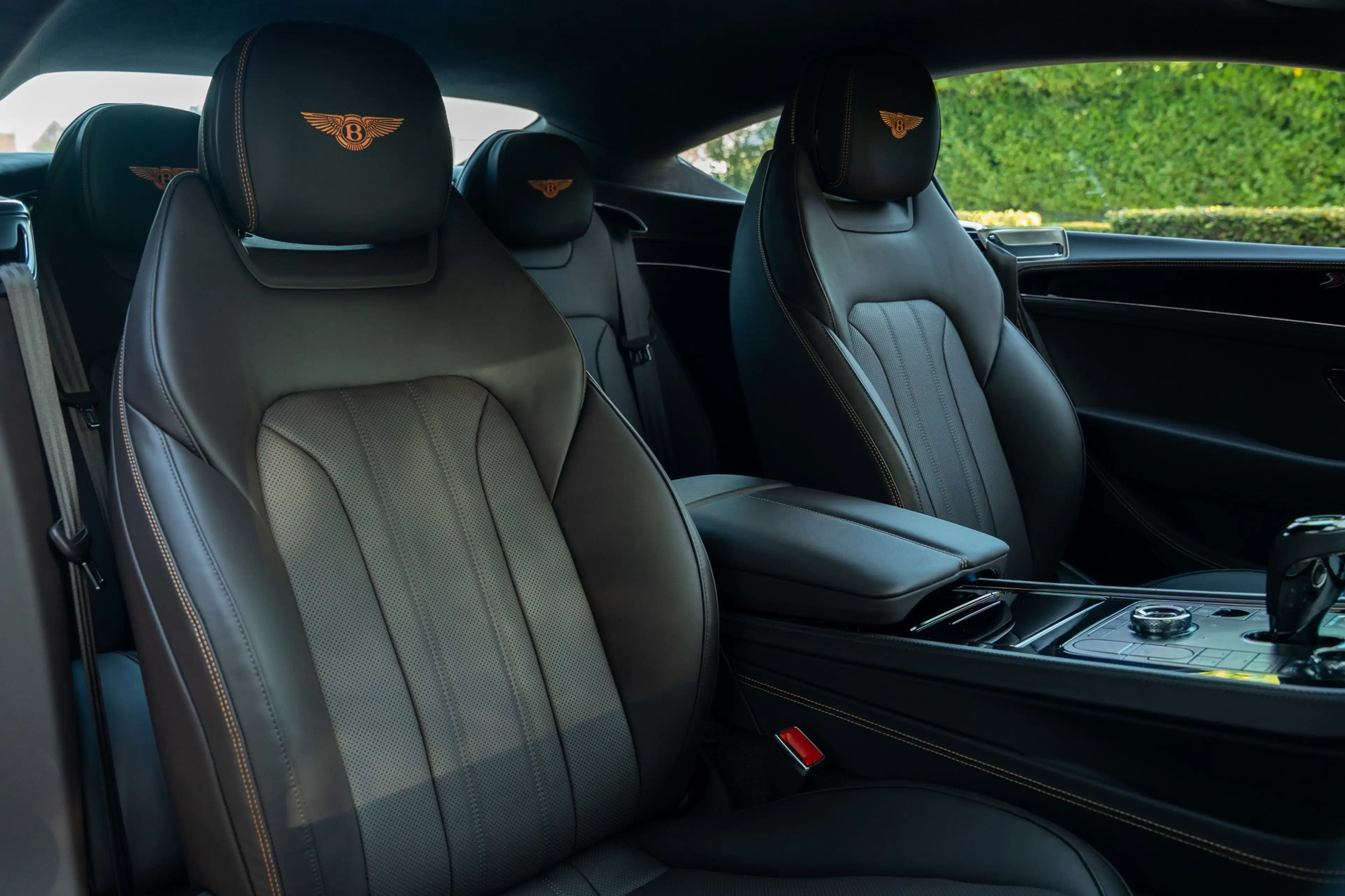 Bentley Continental GT Black Edition 4.0 V8 Hybride - VAT Ref - 1 owner — photo 13