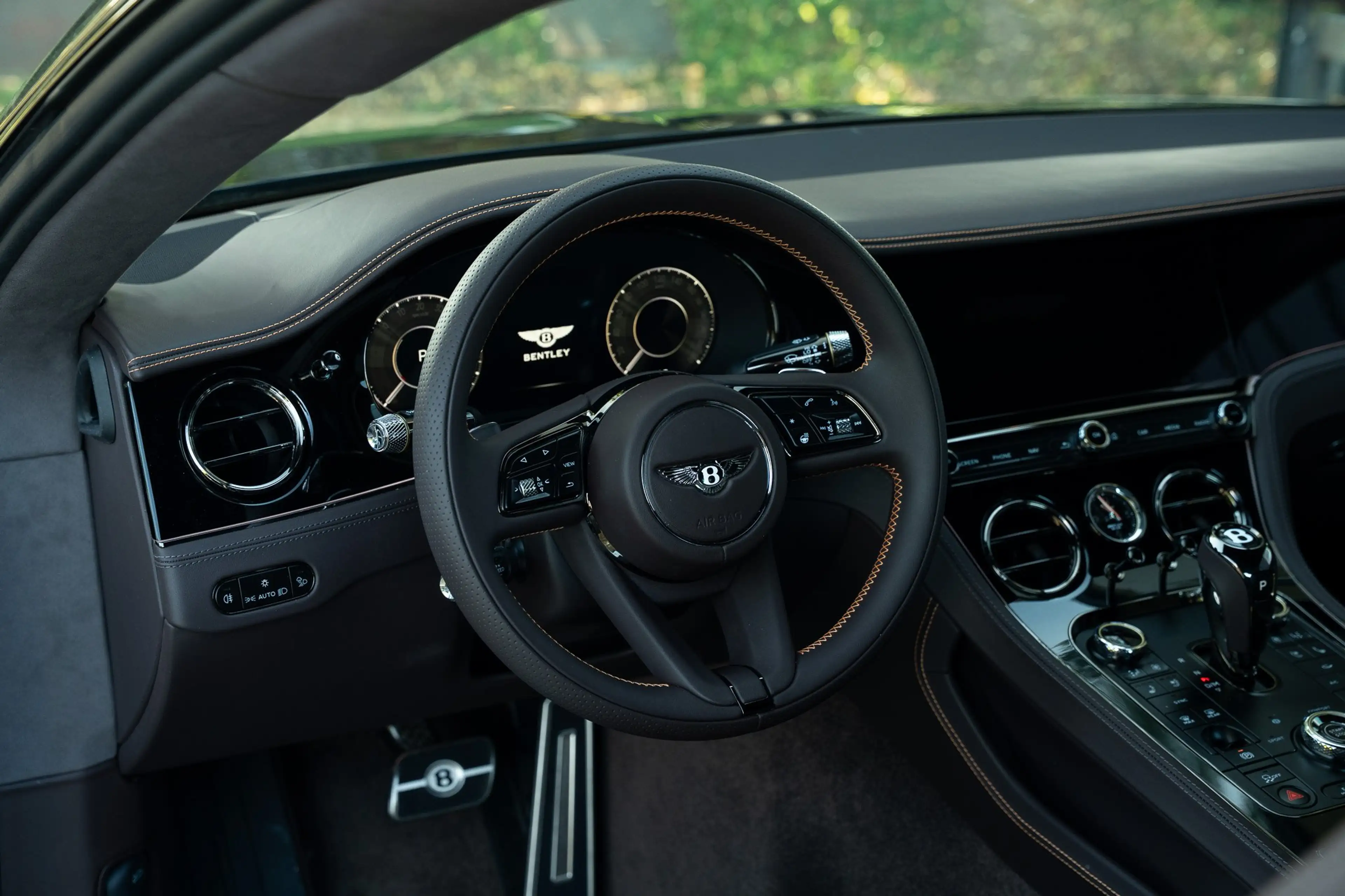 Bentley Continental GT Black Edition 4.0 V8 Hybride - VAT Ref - 1 owner — photo 10