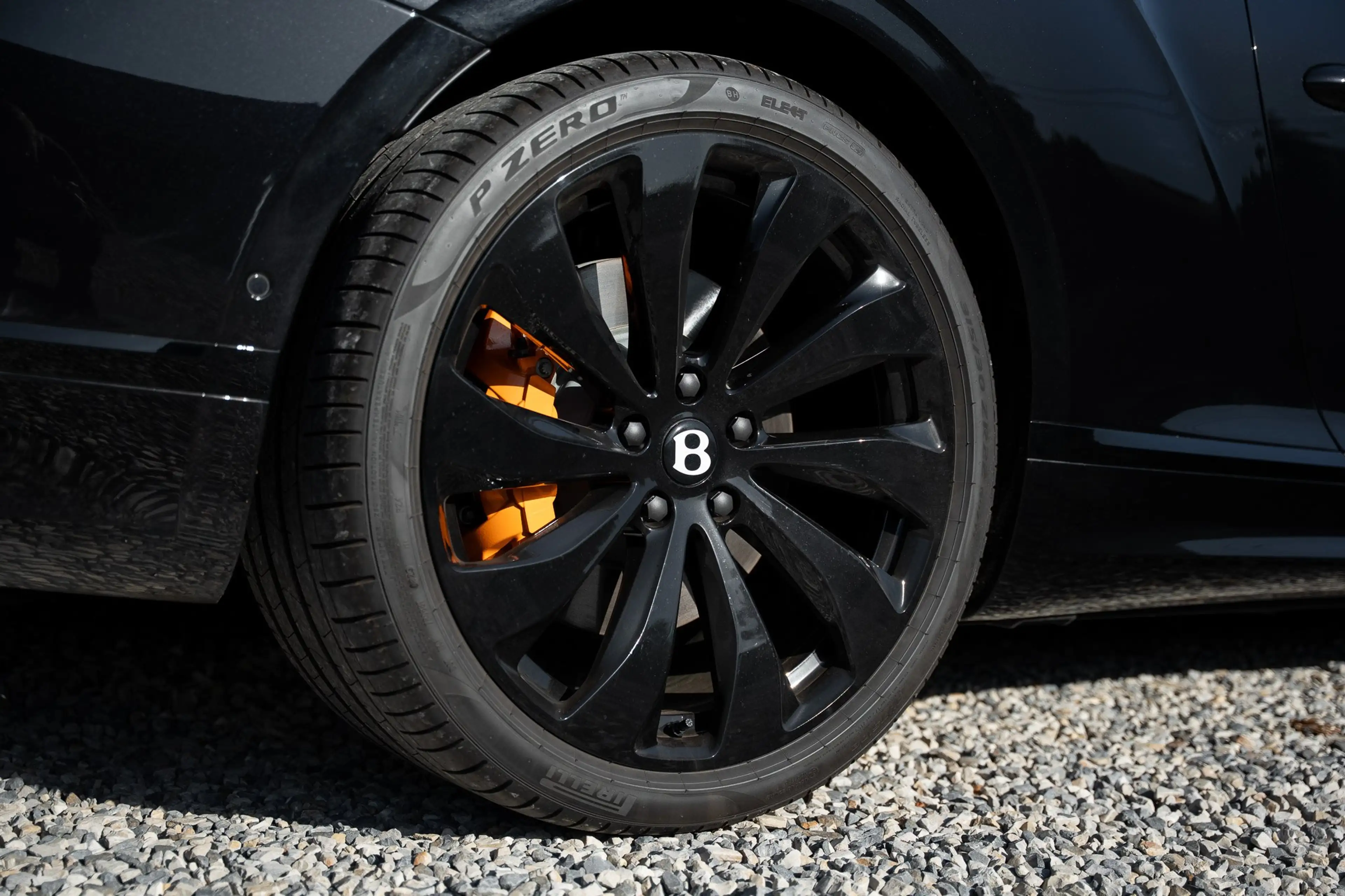 Bentley Continental GT Black Edition 4.0 V8 Hybride - VAT Ref - 1 owner — photo 9
