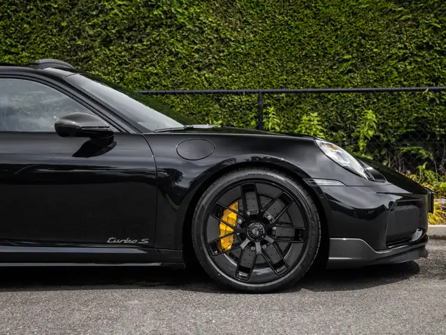 Porsche 911 view 16