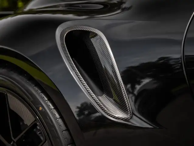 Porsche 911 view 26