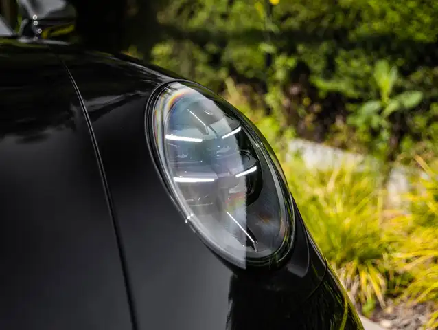 Porsche 911 view 12