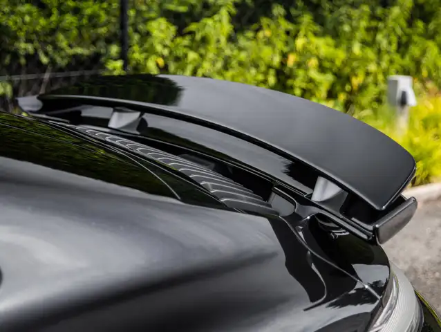 Porsche 911 view 29