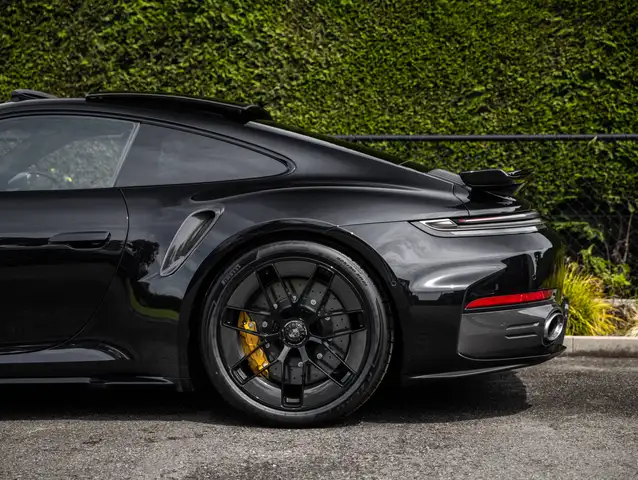 Porsche 911 view 27