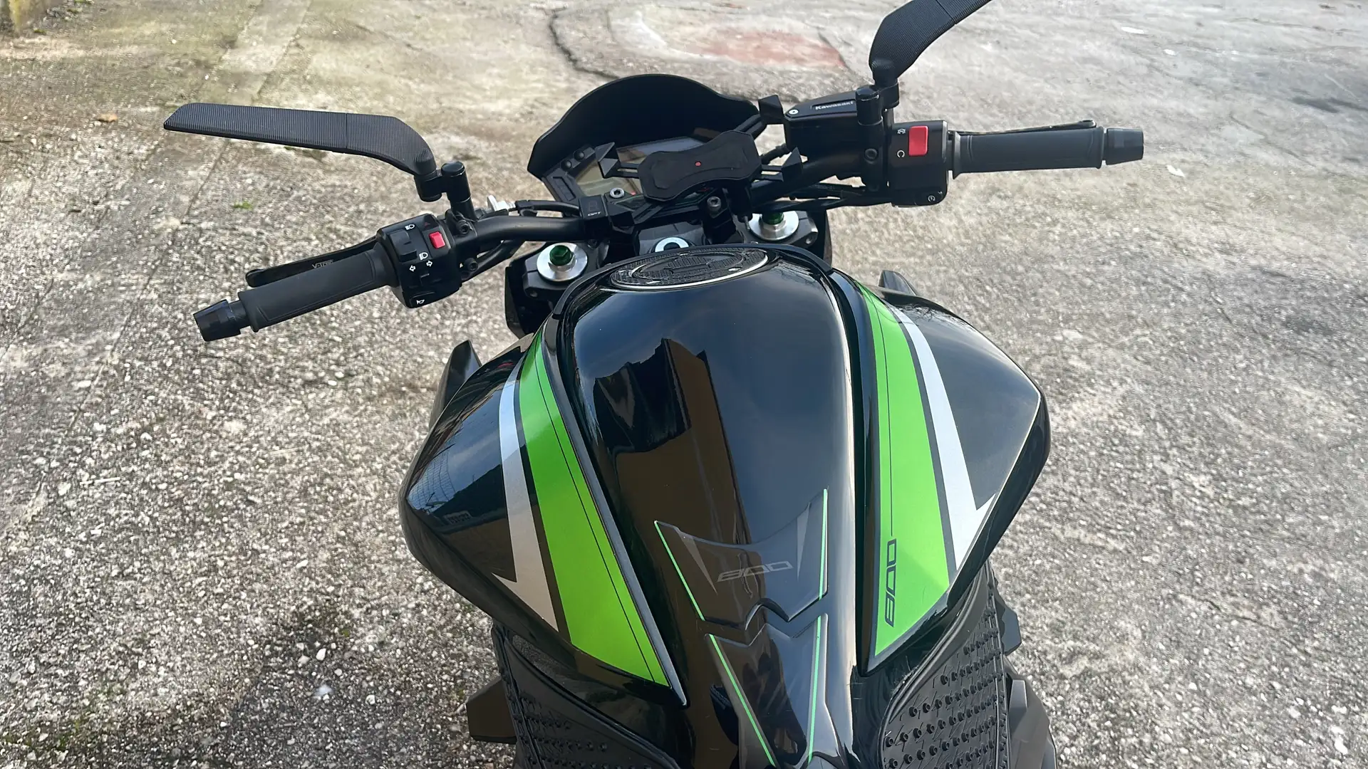 Kawasaki Z 800 ABS Negro - 2
