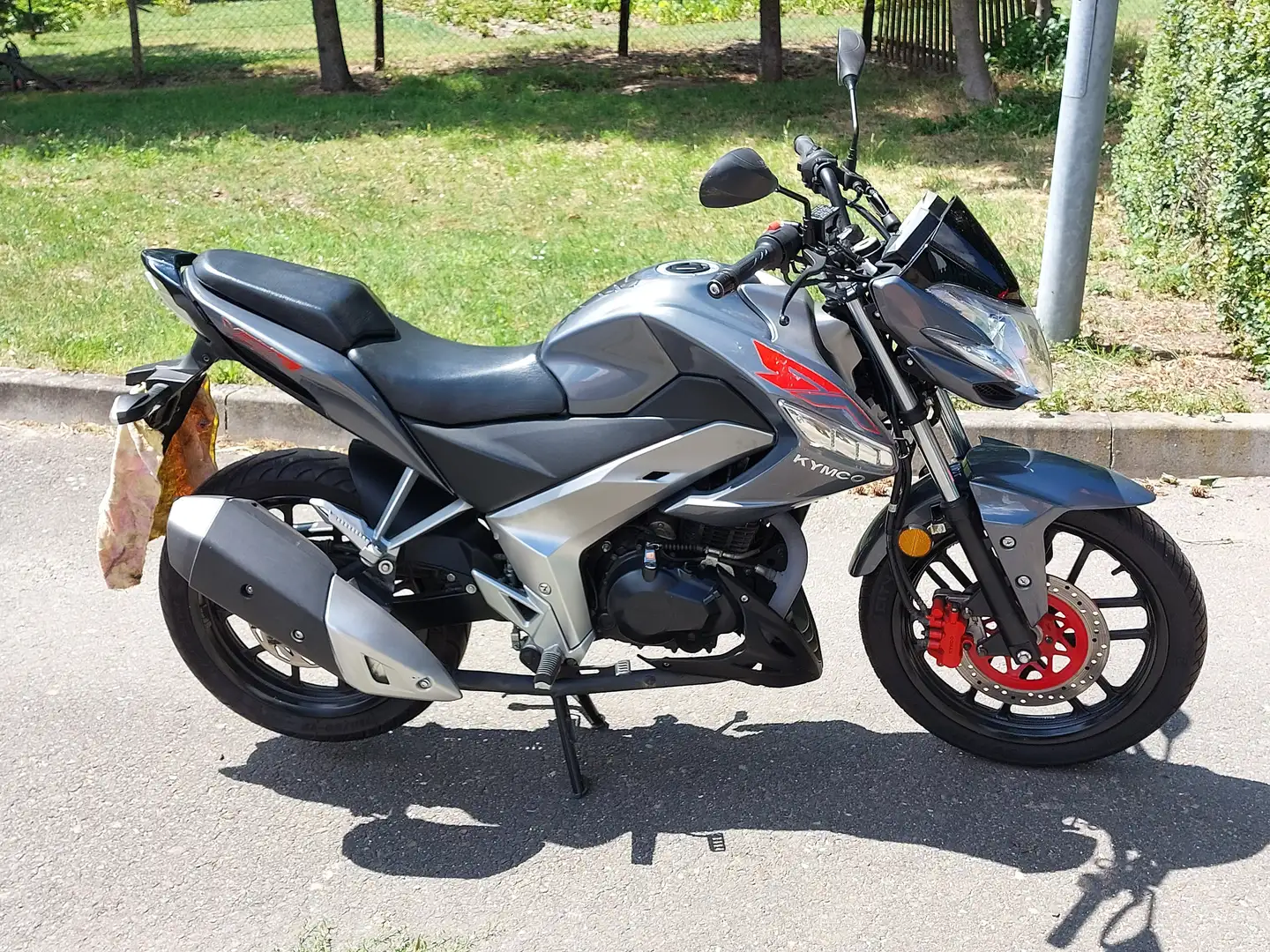 Kymco Visar 125i TÜV-7-2026, nur 3700 Km, Durchsicht 05/2025 Argento - 1