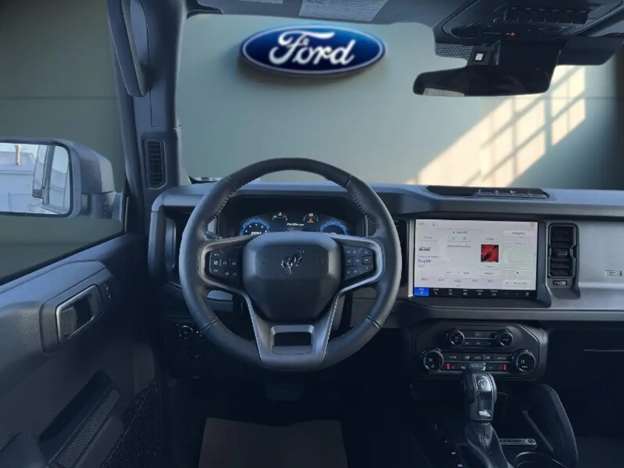 Ford Bronco снимка Ford Bronco