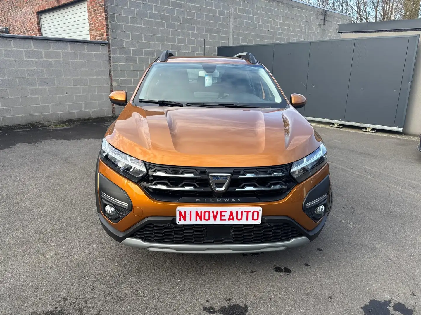 Dacia Sandero Stepway 1.0i TCe Plus*LPG / BENZINE OPTIONS! Orange - 1