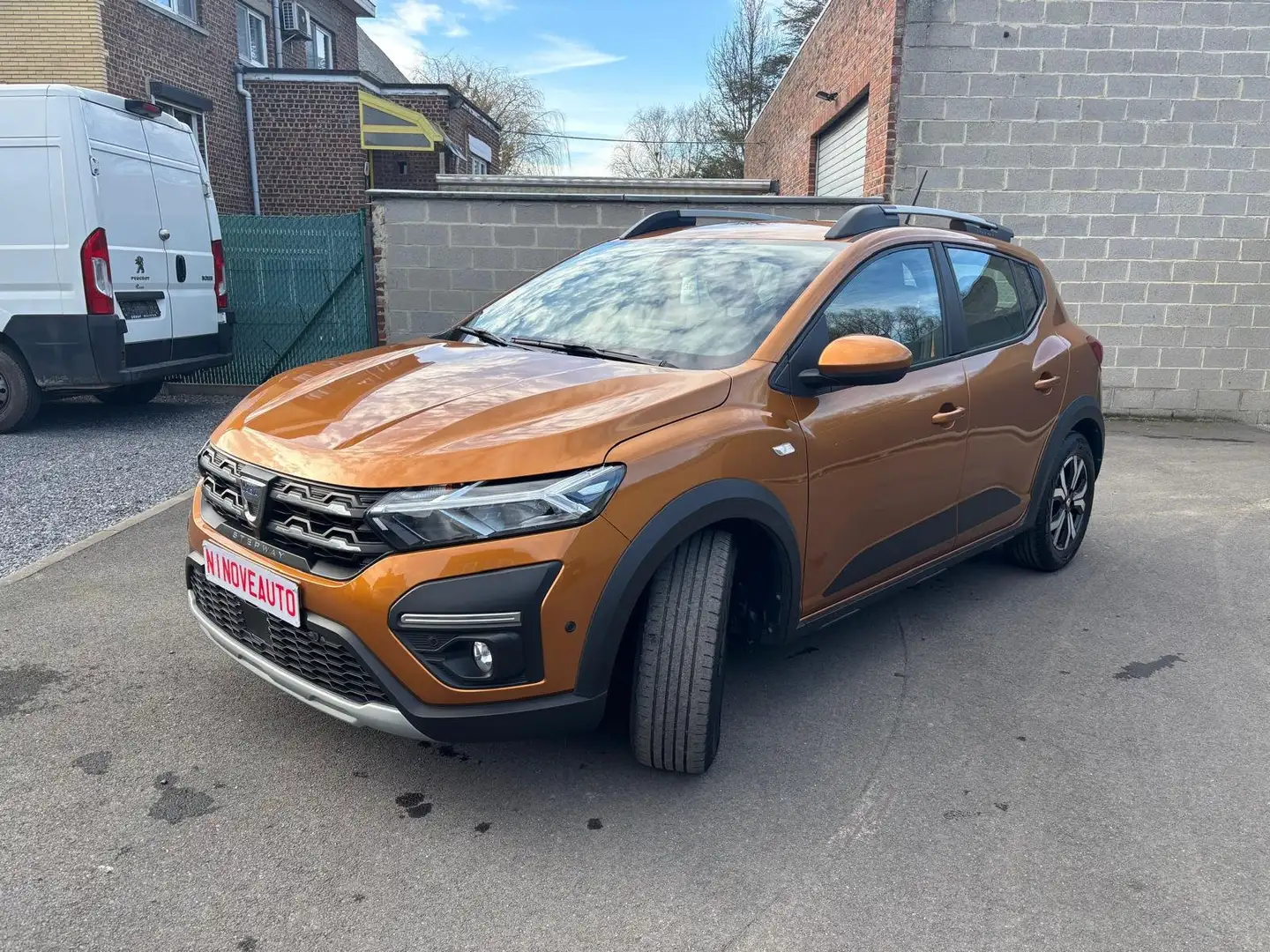 Dacia Sandero Stepway 1.0i TCe Plus*LPG / BENZINE OPTIONS! Orange - 2