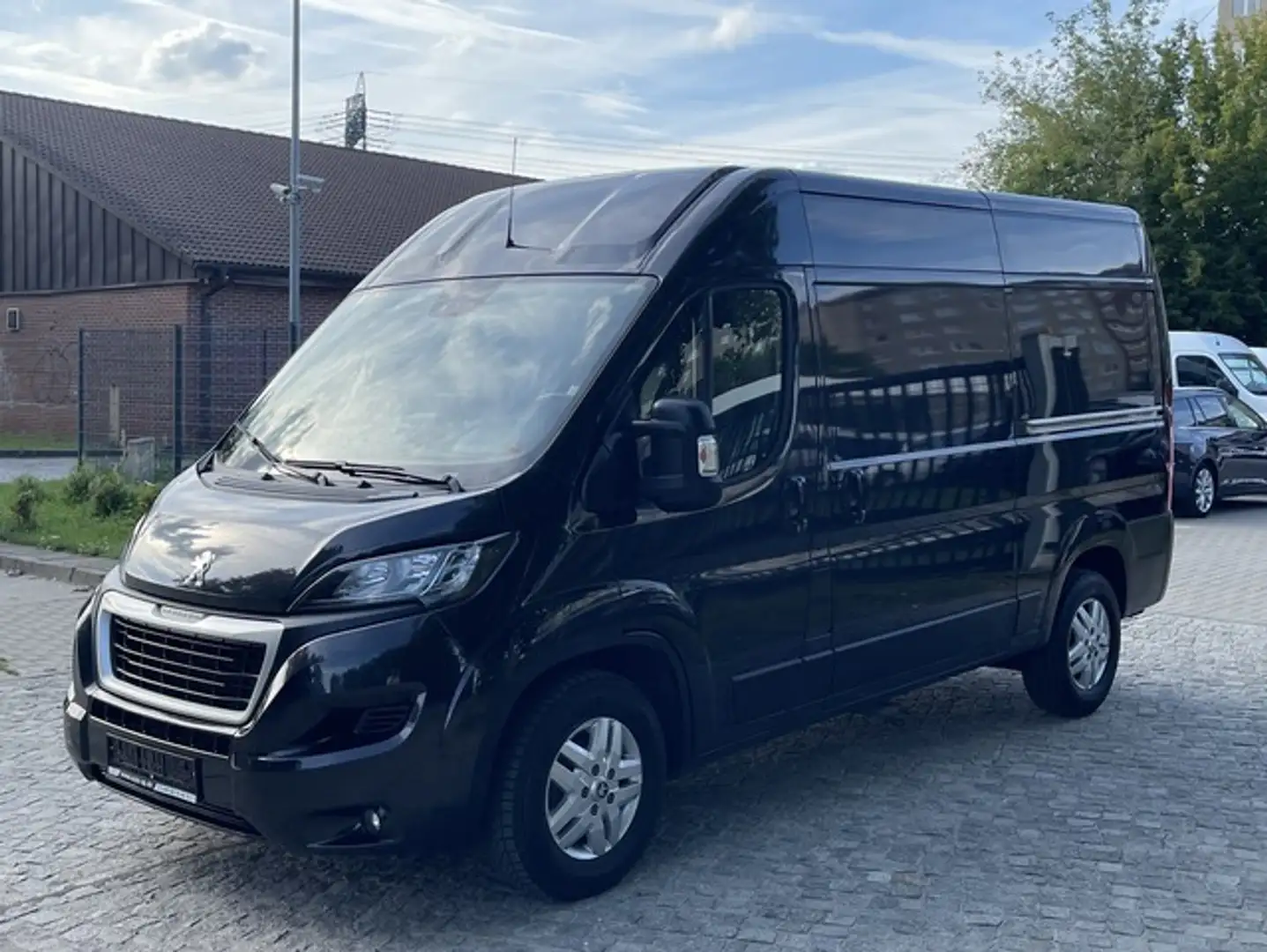Peugeot Boxer BlueHDi 165 Kasten L2H2 *AHK*RFK*WEBASTO* Noir - 1