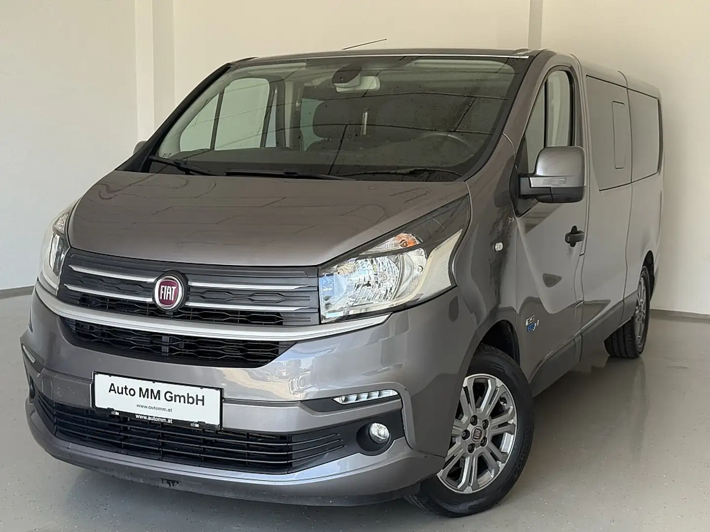 Fiat Talento L2 H1 3,0t 1,6 EcoJet 9 Sitze Grau - 1