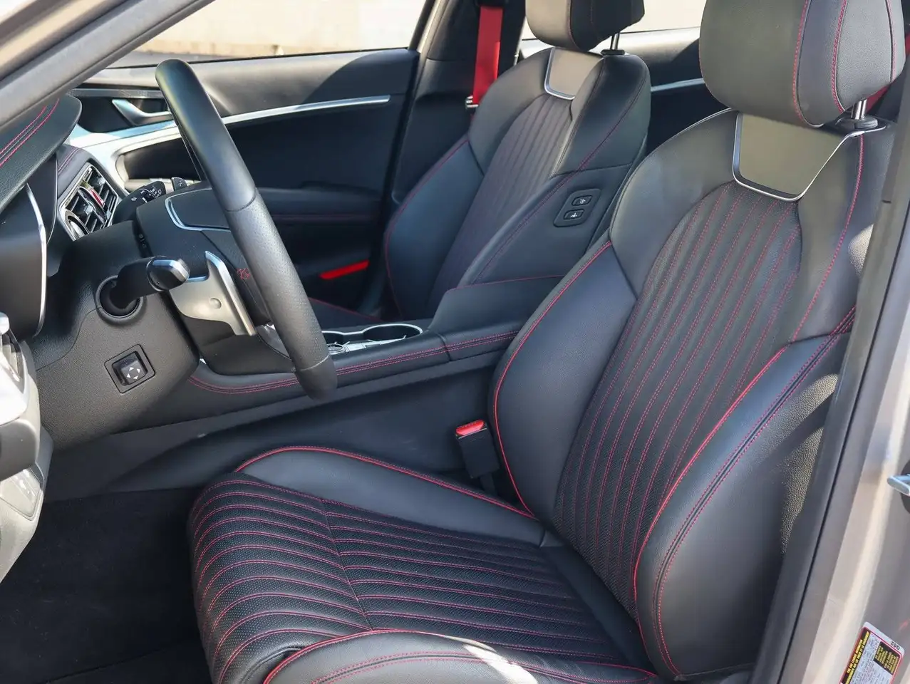 Genesis G70 photo Genesis G70