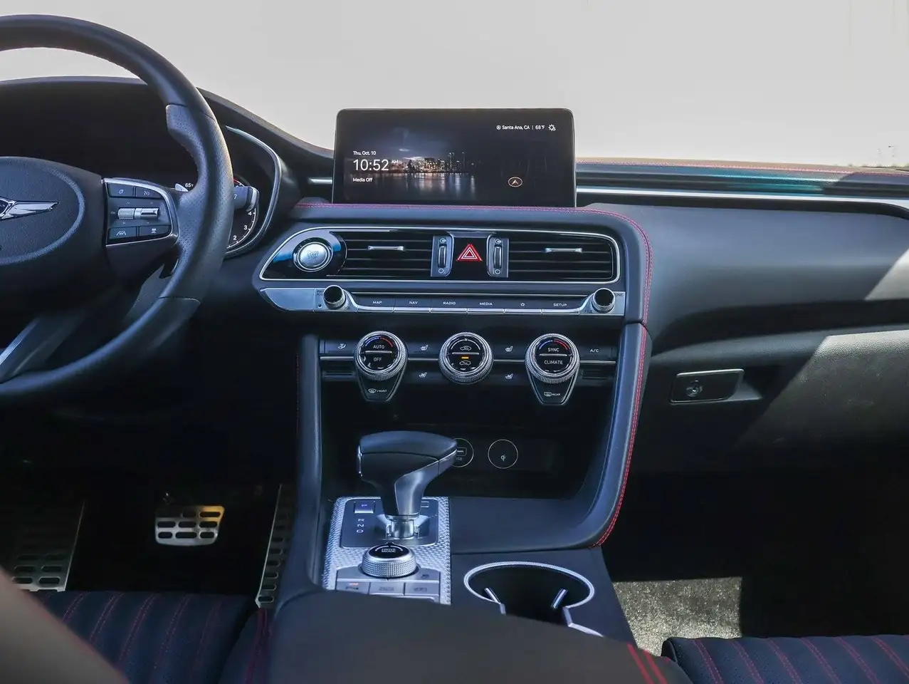 Genesis G70 photo Genesis G70