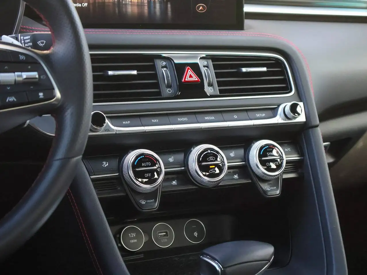 Genesis G70 photo Genesis G70