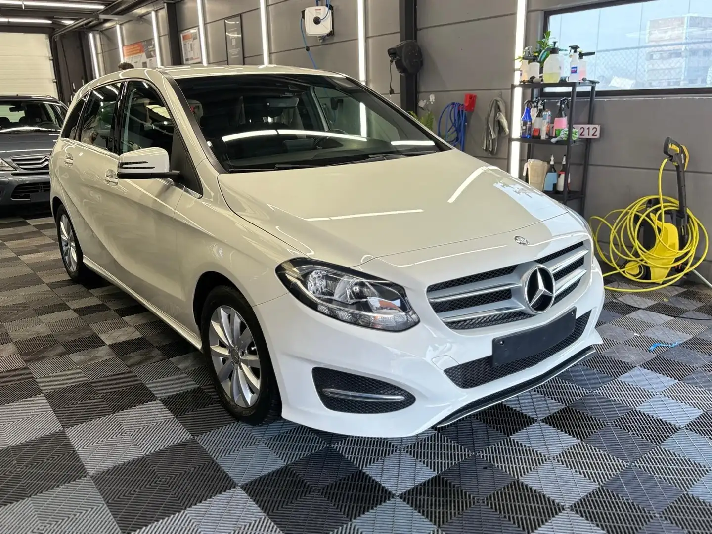 Mercedes-Benz B 180 CDI d 7G-DCT AUTOMATIQUE bj. 2015 96000km Wit - 1