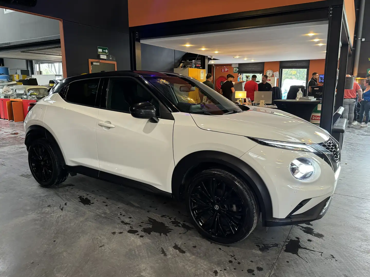 Nissan Juke ENIGMA 1.0 2WD - A/C - MEDIA/TEL - LIM/REG - 6V Weiß - 2