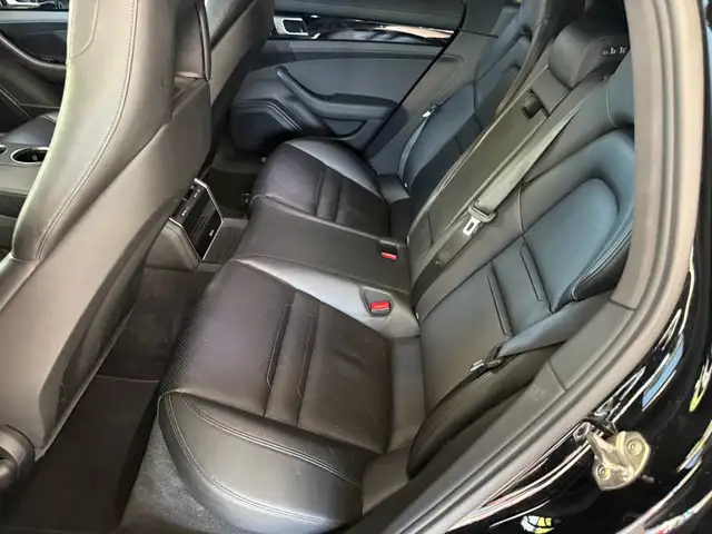 Porsche Panamera view 10