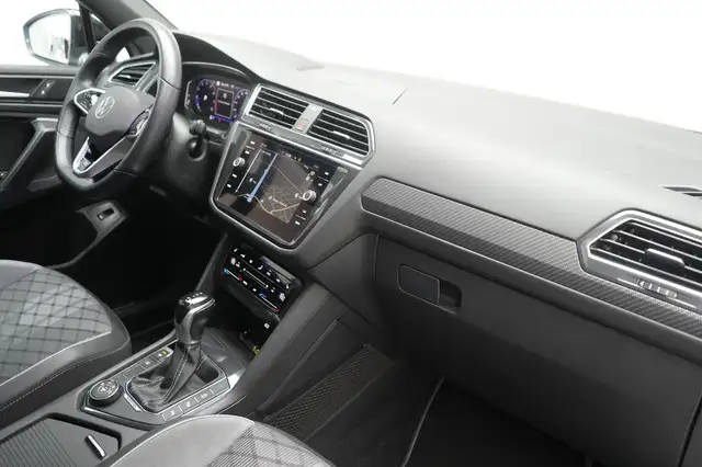 Volkswagen Tiguan Allspace view 8