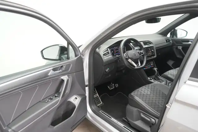 Volkswagen Tiguan Allspace view 12