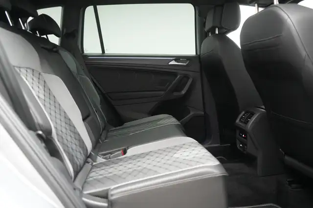 Volkswagen Tiguan Allspace view 9