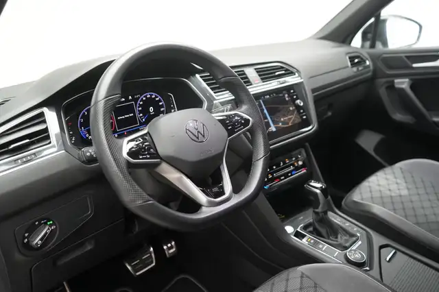 Volkswagen Tiguan Allspace view 13