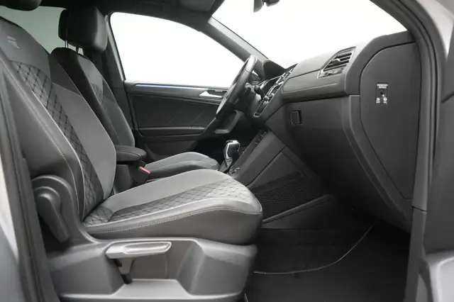 Volkswagen Tiguan Allspace view 7