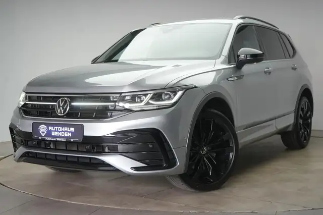 Volkswagen Tiguan Allspace view 3