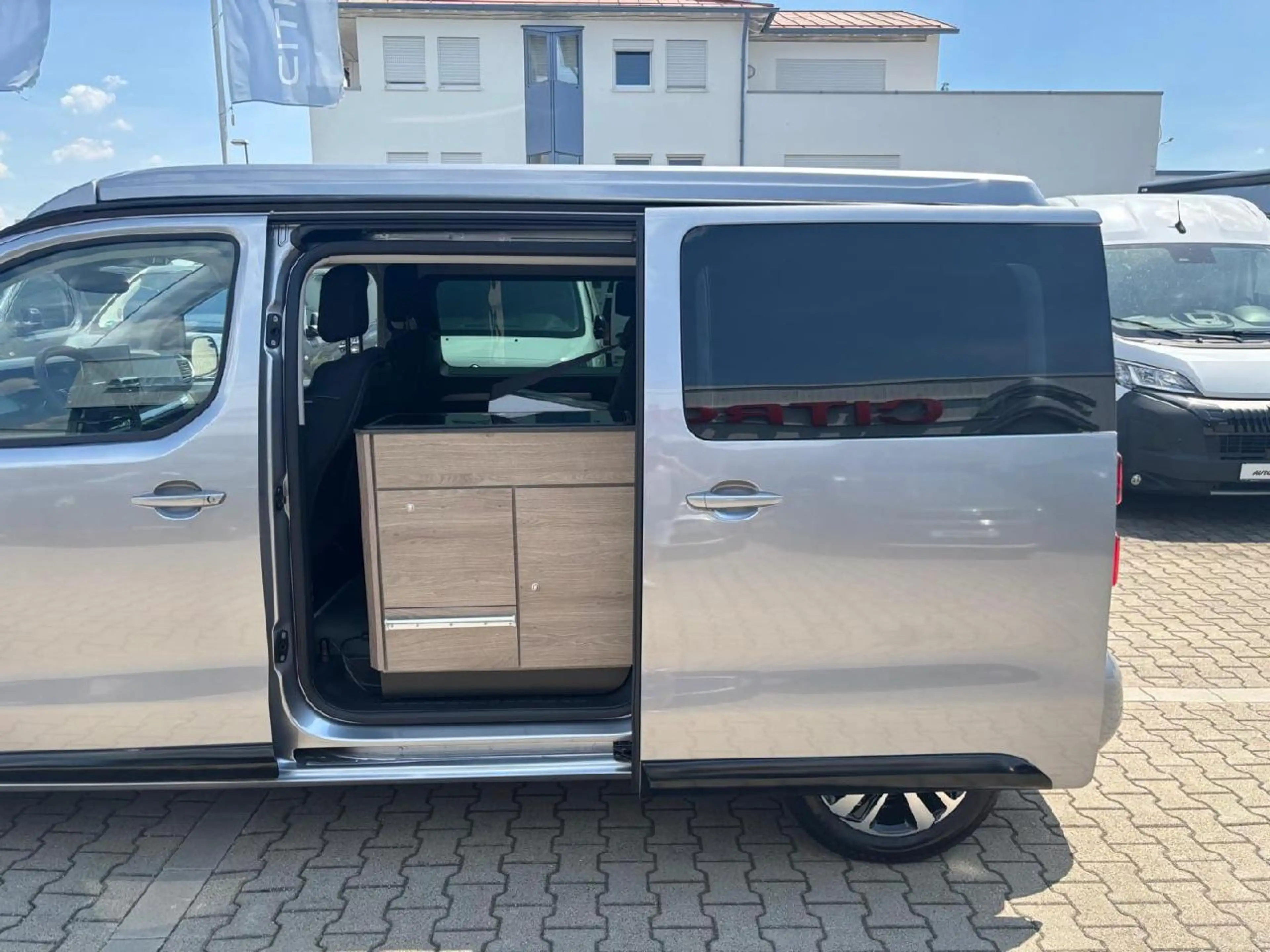 Citroen Holidays BlueHDi 180 M Camper — photo 8