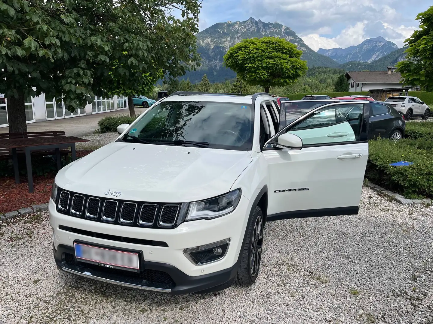 Jeep Compass Compass 2,0 MultiJet AWD 9AT 170 Limited Aut. Limited Weiß - 2