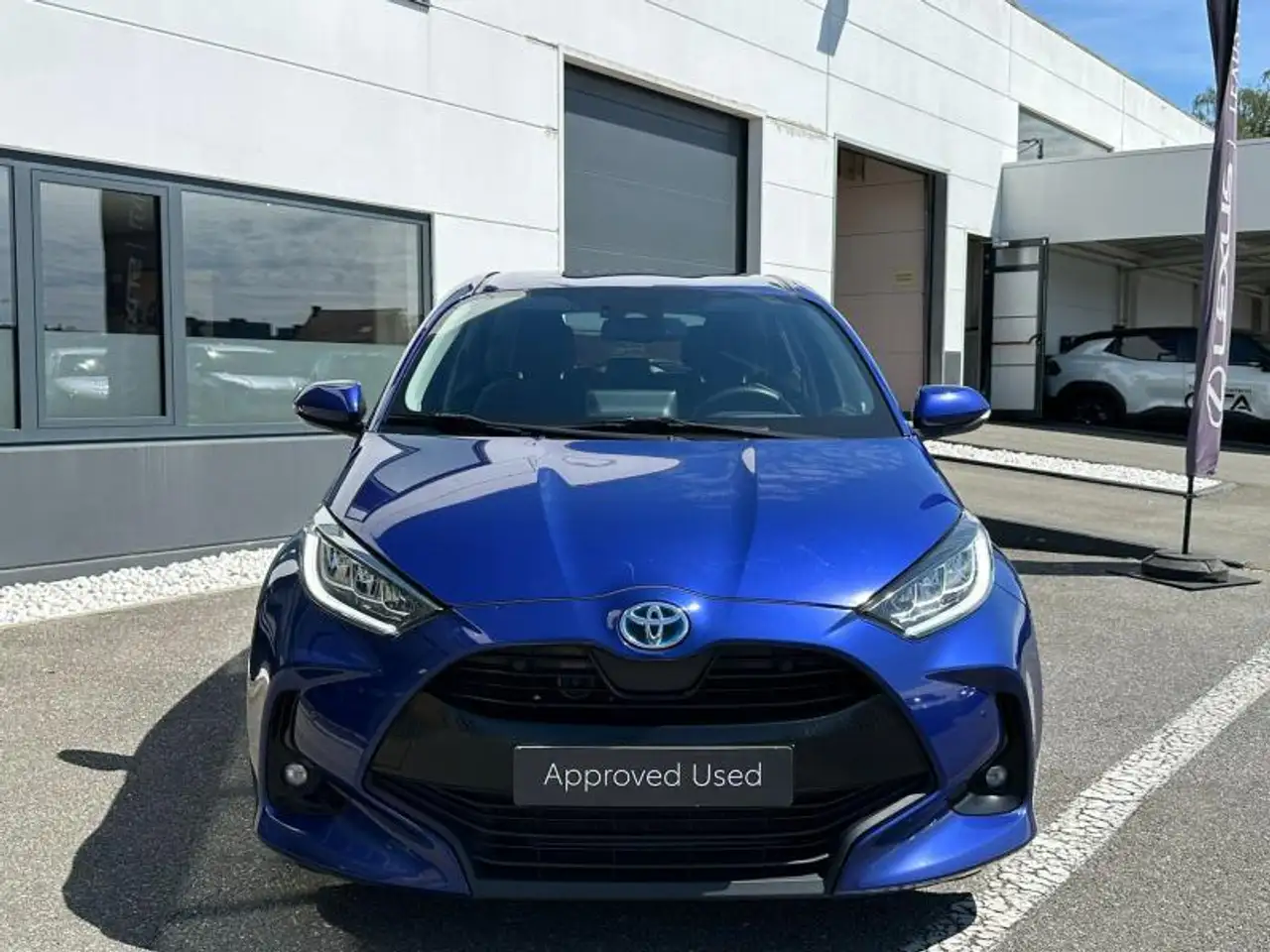 Toyota Yaris Iconic, миниатюра 2